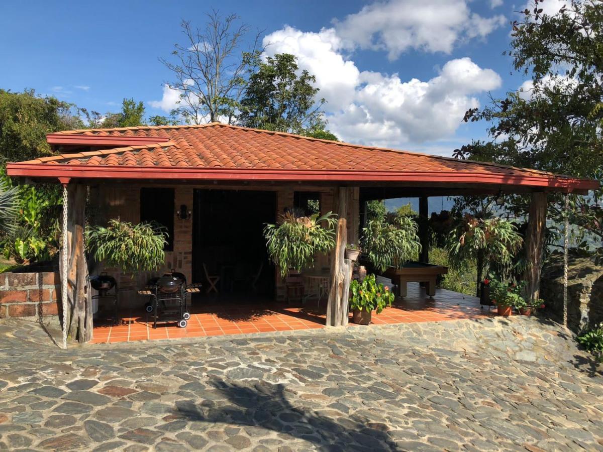 Tierra Hotel