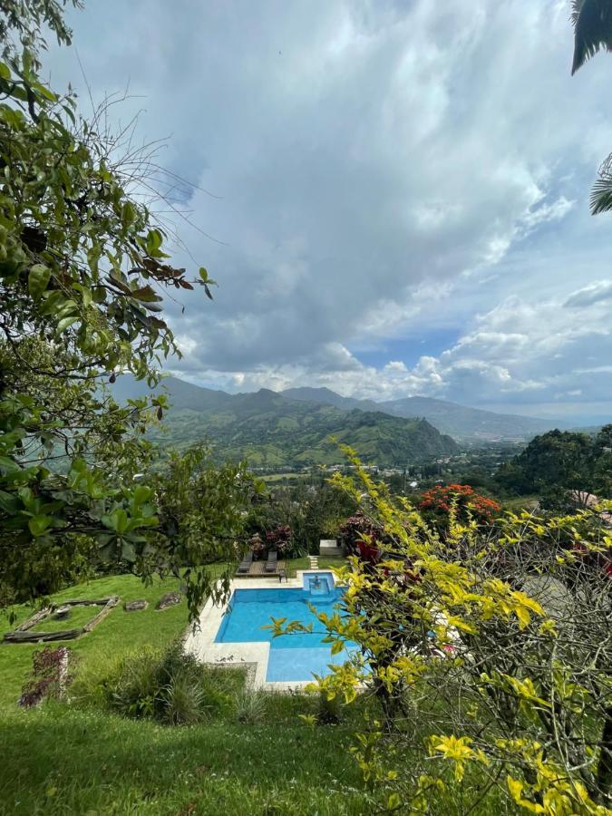 Hotel Tierra *